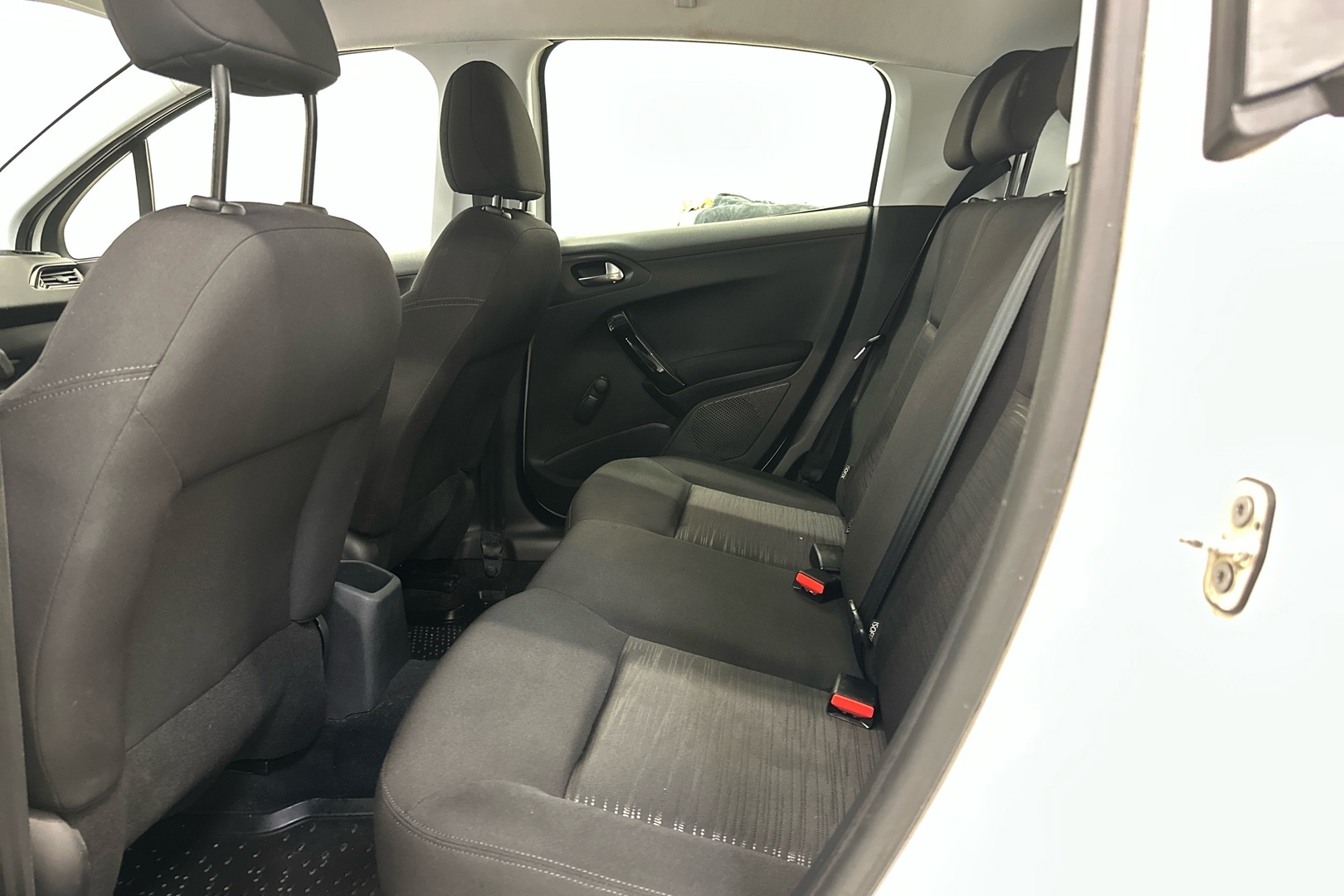 PEUGEOT 208 2013