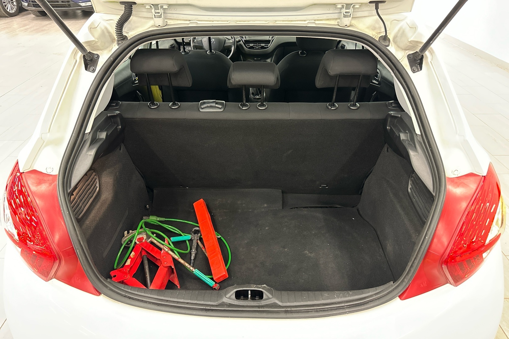 PEUGEOT 208 2013