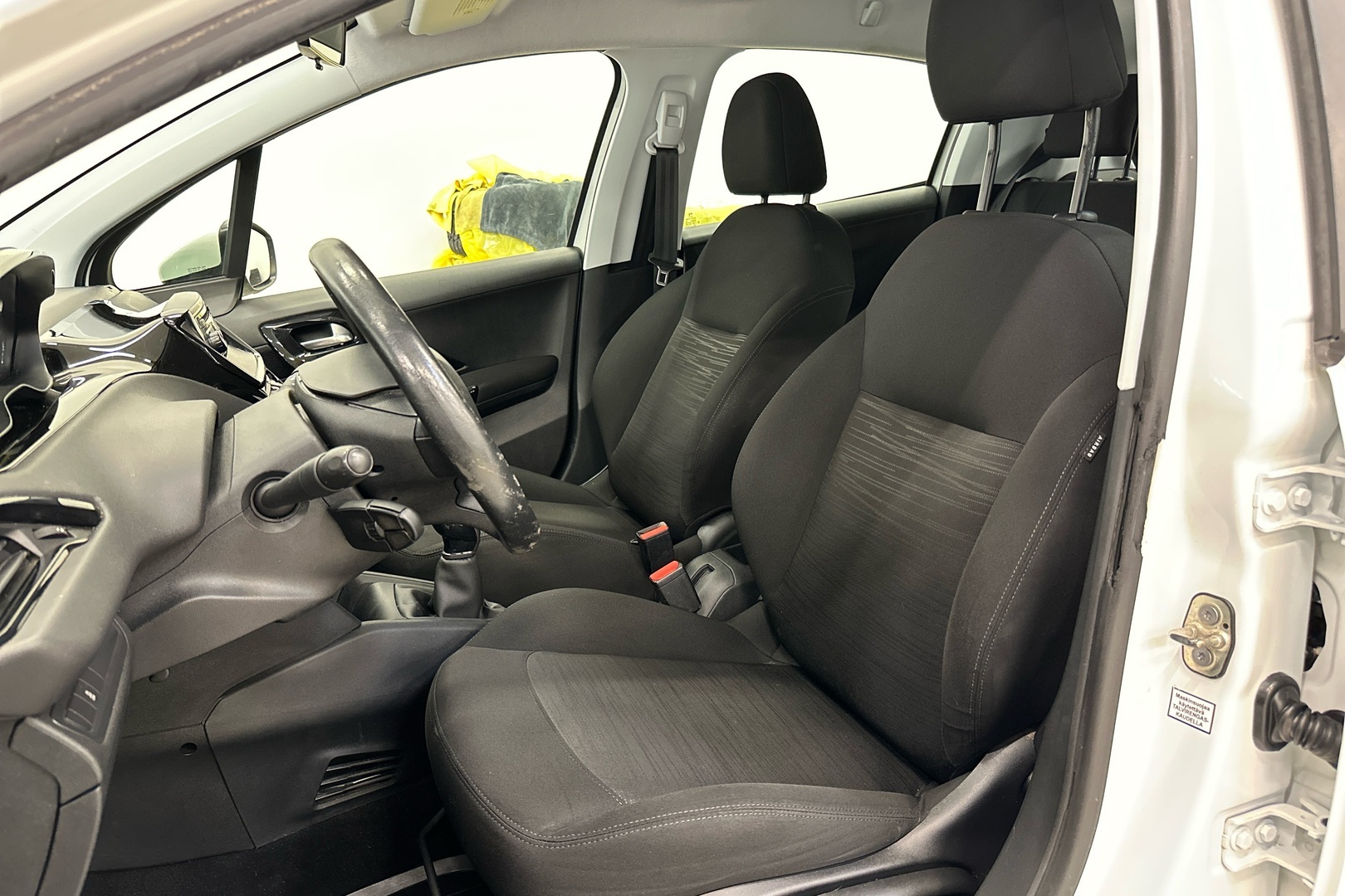 PEUGEOT 208 2013