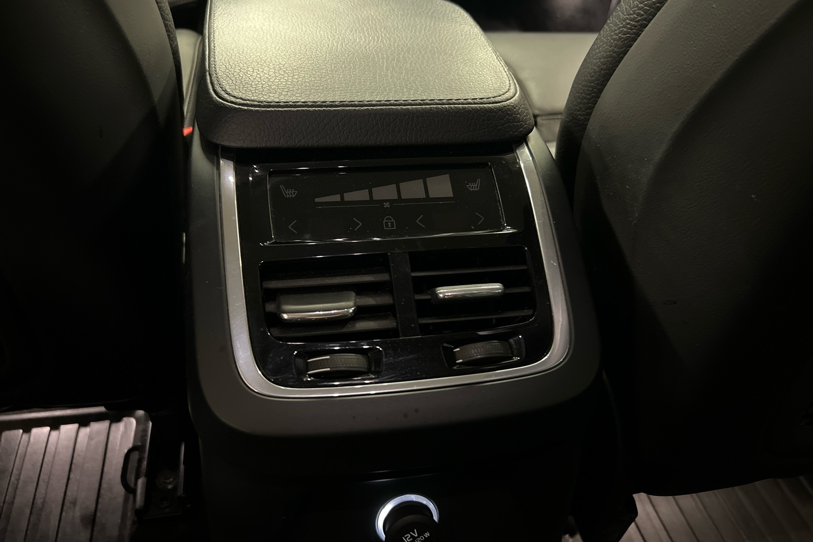 VOLVO XC90 2020