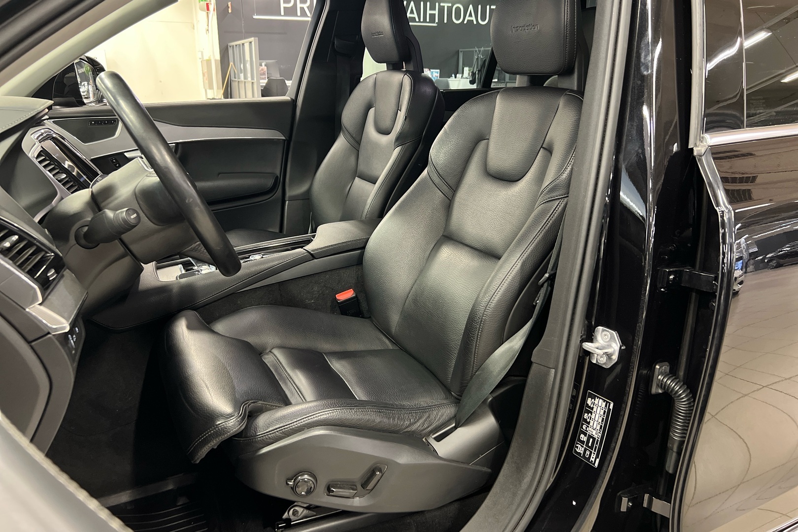 VOLVO XC90 2020