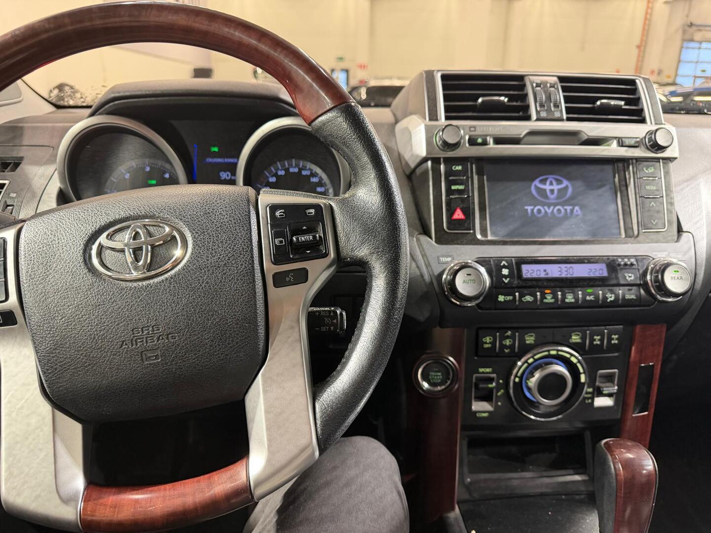 TOYOTA Land Cruiser 2017