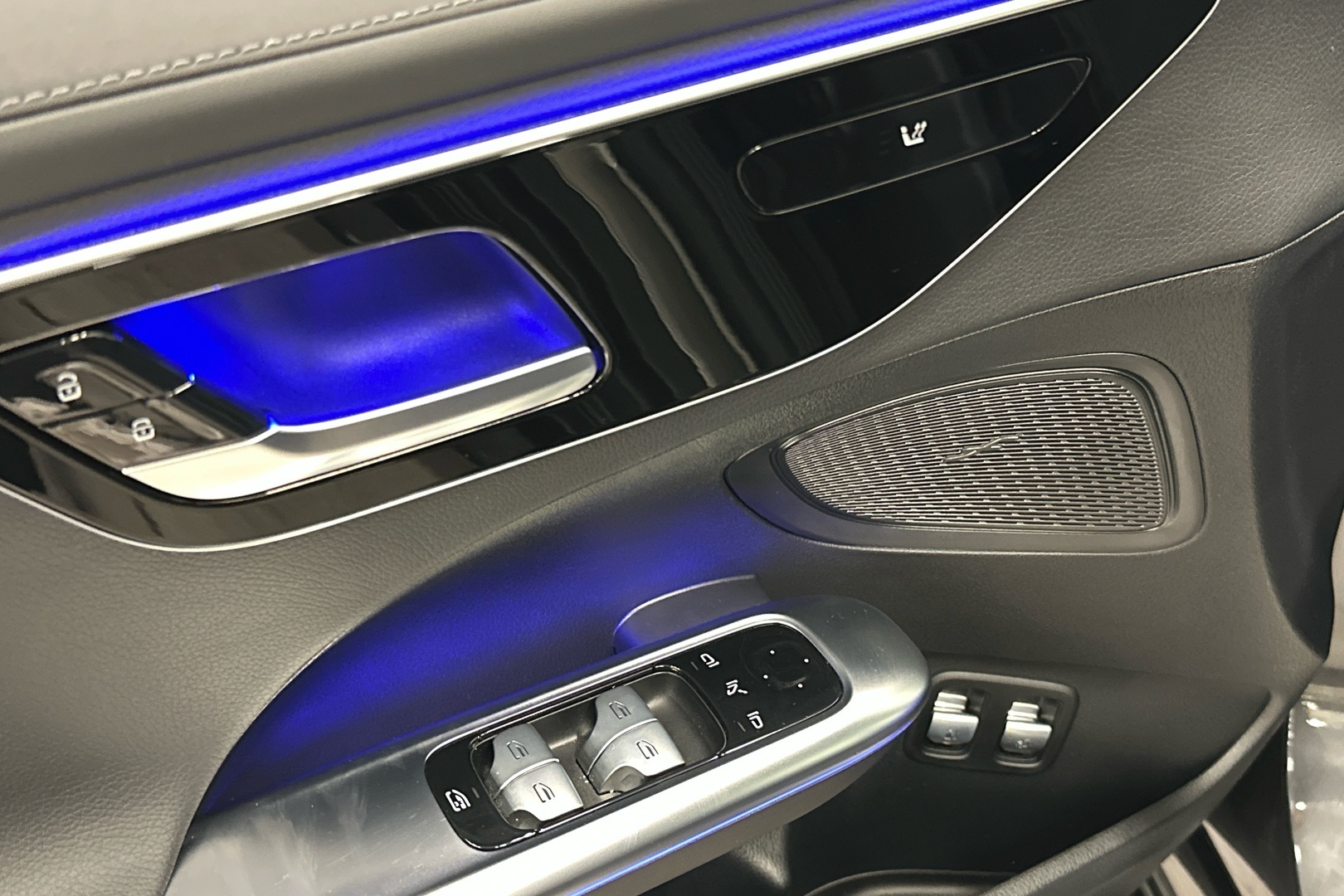 MERCEDES-BENZ C 2023