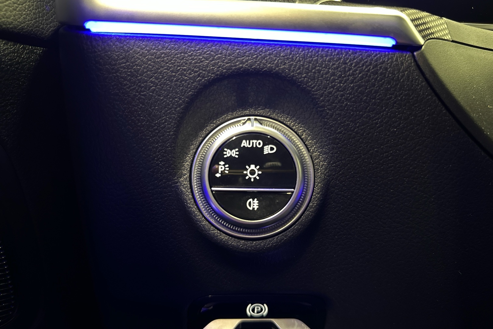 MERCEDES-BENZ C 2023