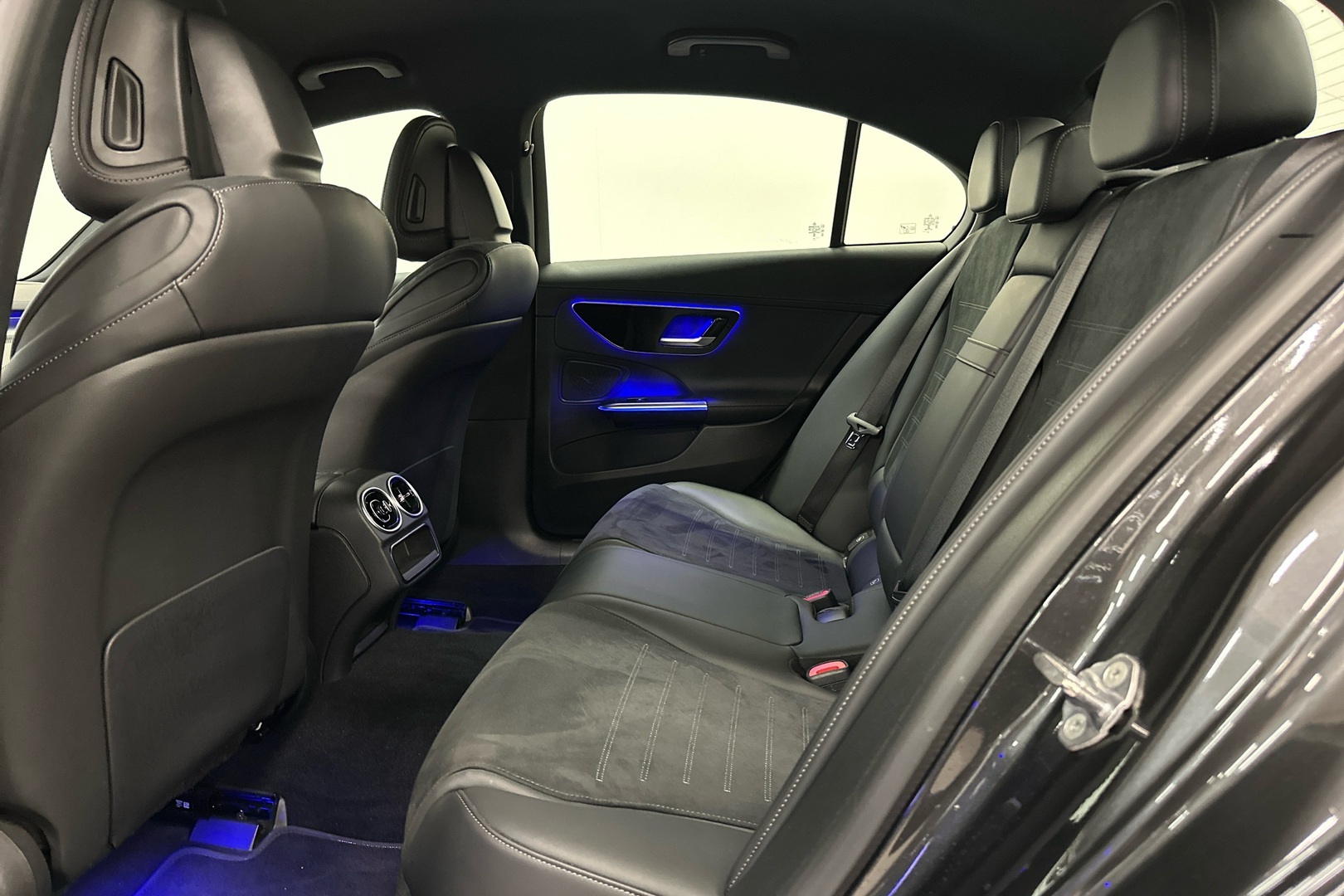 MERCEDES-BENZ C 2023