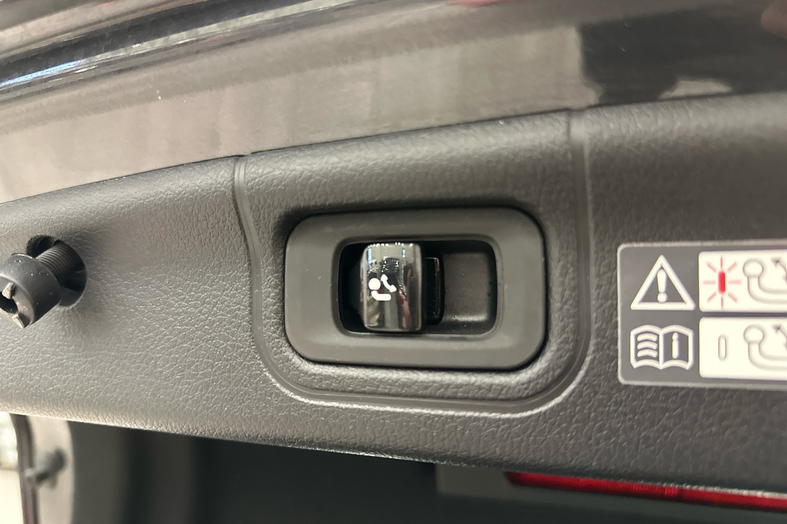 MERCEDES-BENZ C 2023