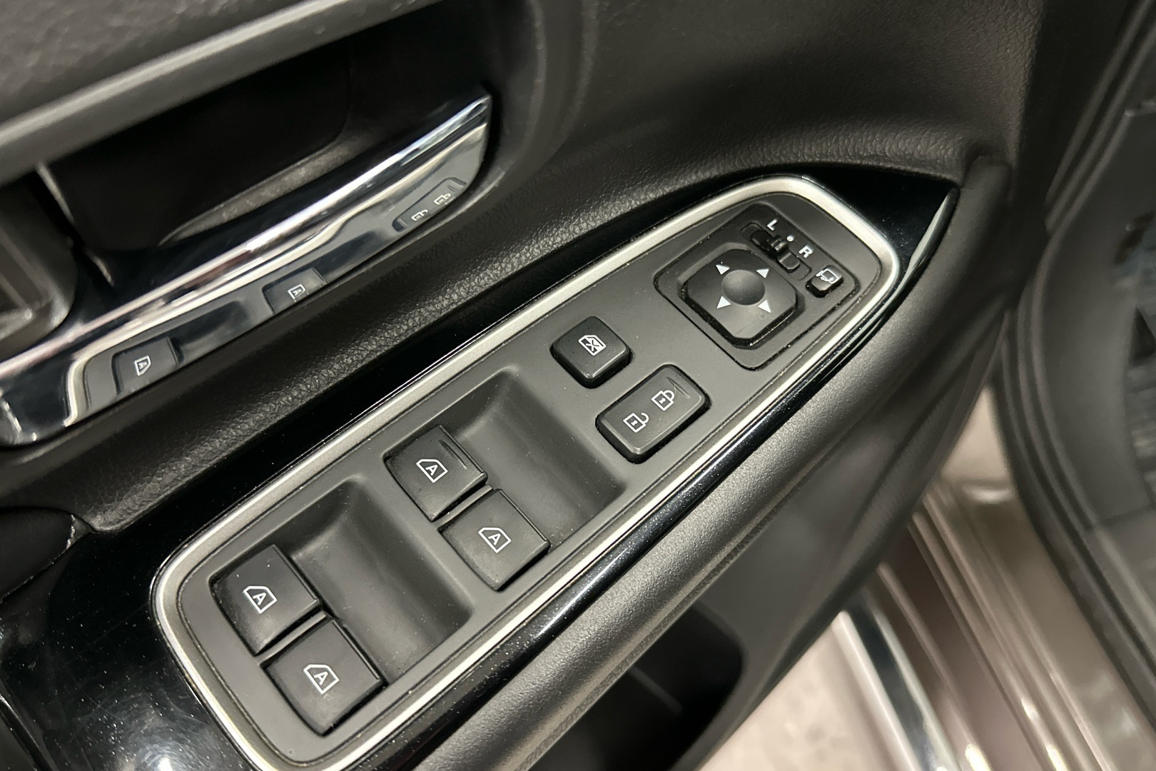 MITSUBISHI Outlander PHEV 2021