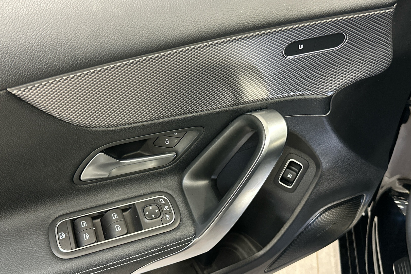 MERCEDES-BENZ A 2021