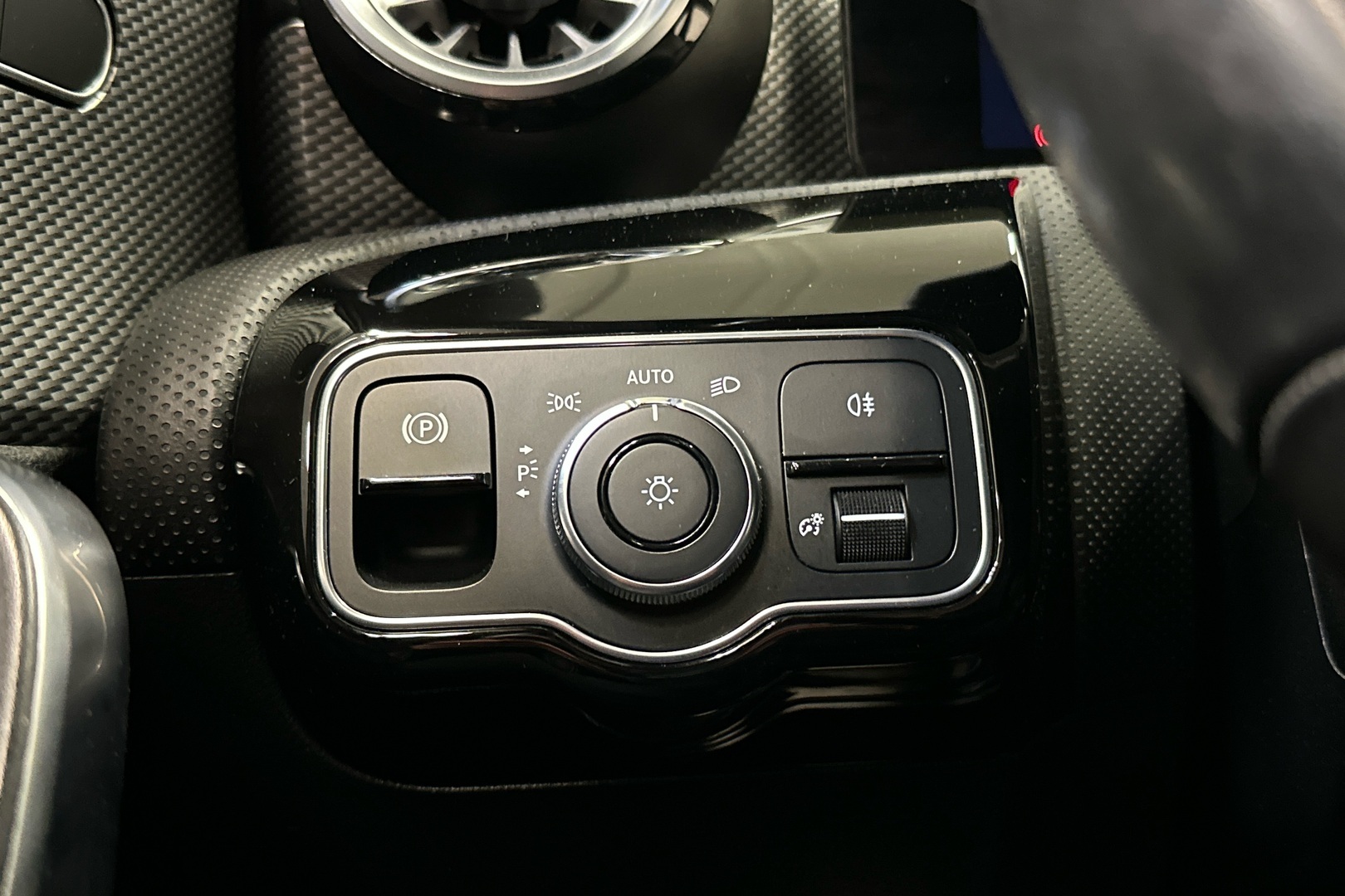 MERCEDES-BENZ A 2021