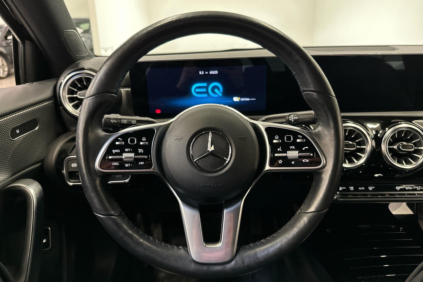 MERCEDES-BENZ A 2021