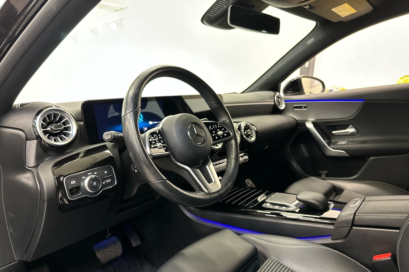 MERCEDES-BENZ A 2021