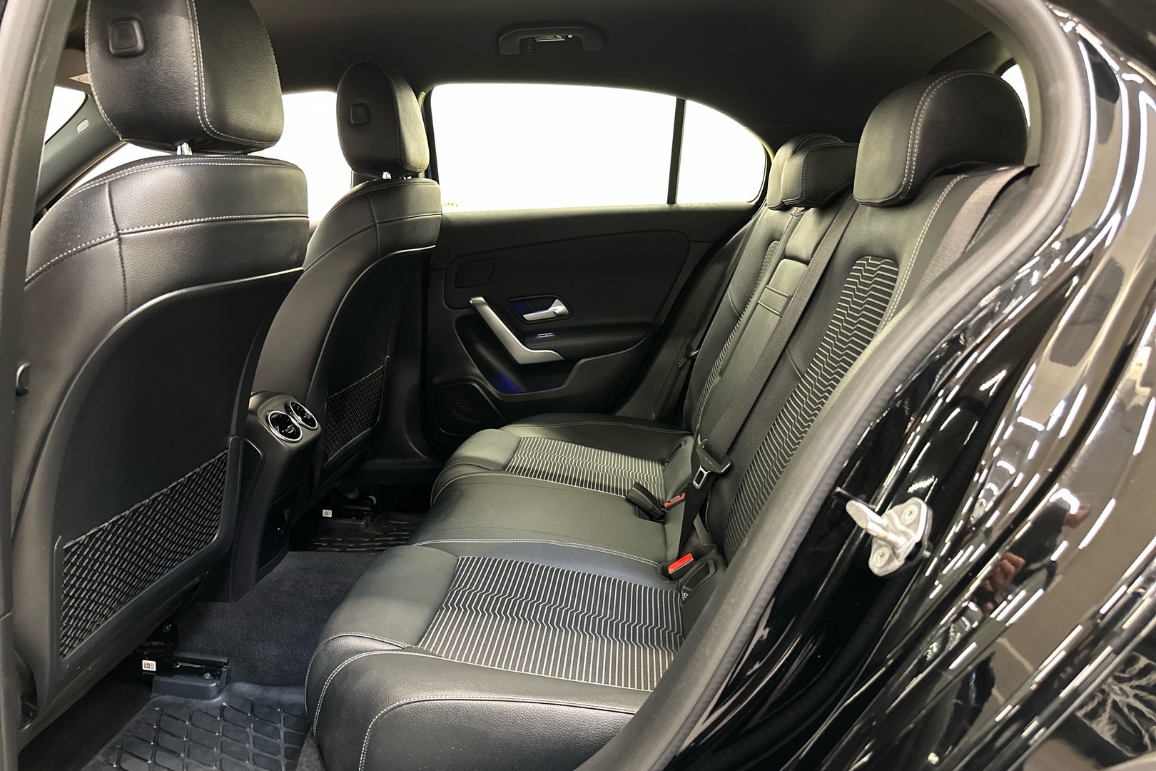 MERCEDES-BENZ A 2021