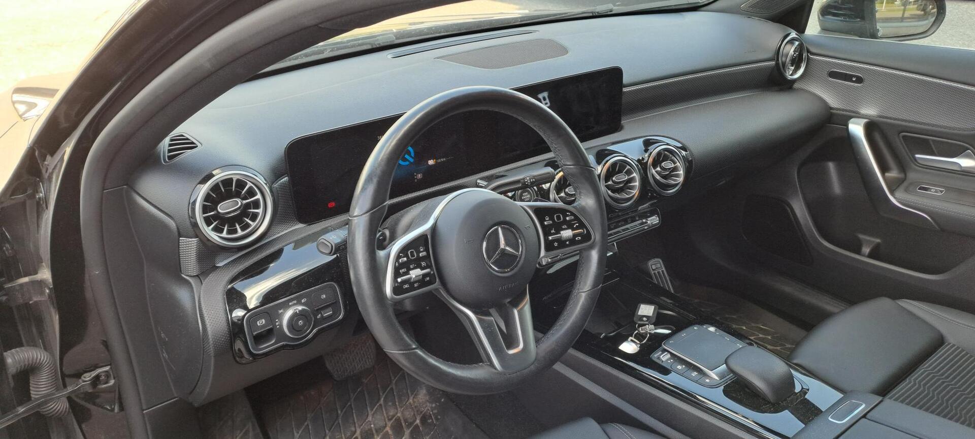 MERCEDES-BENZ A 2021