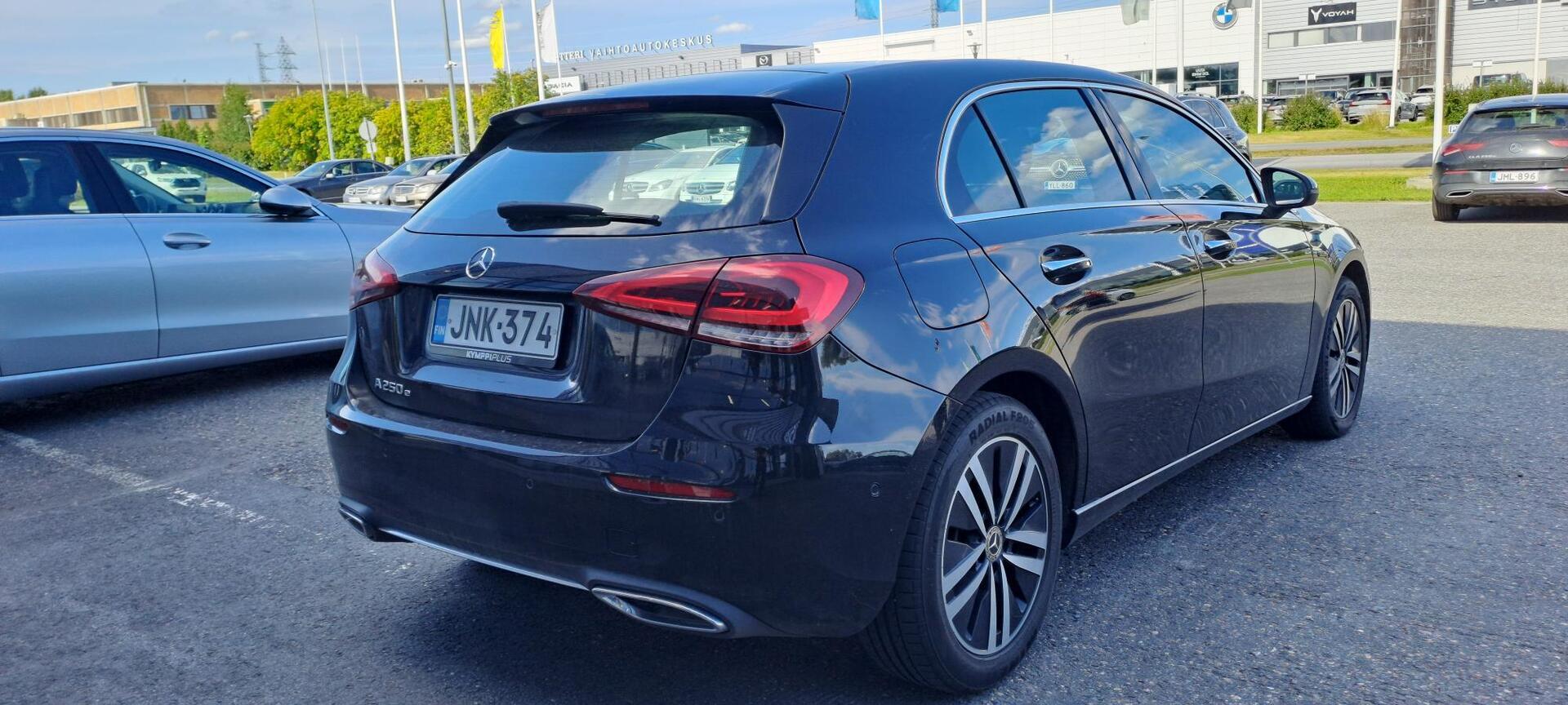 MERCEDES-BENZ A 2021