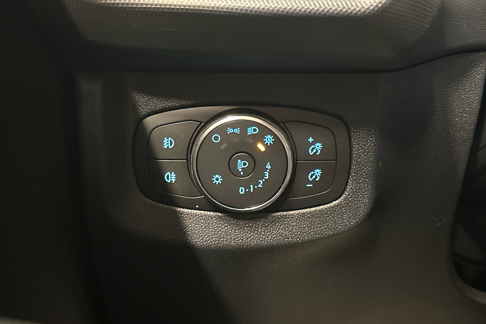 FORD TRANSIT COURIER 2025