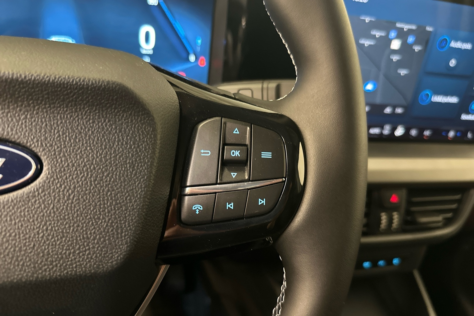 FORD TRANSIT COURIER 2025