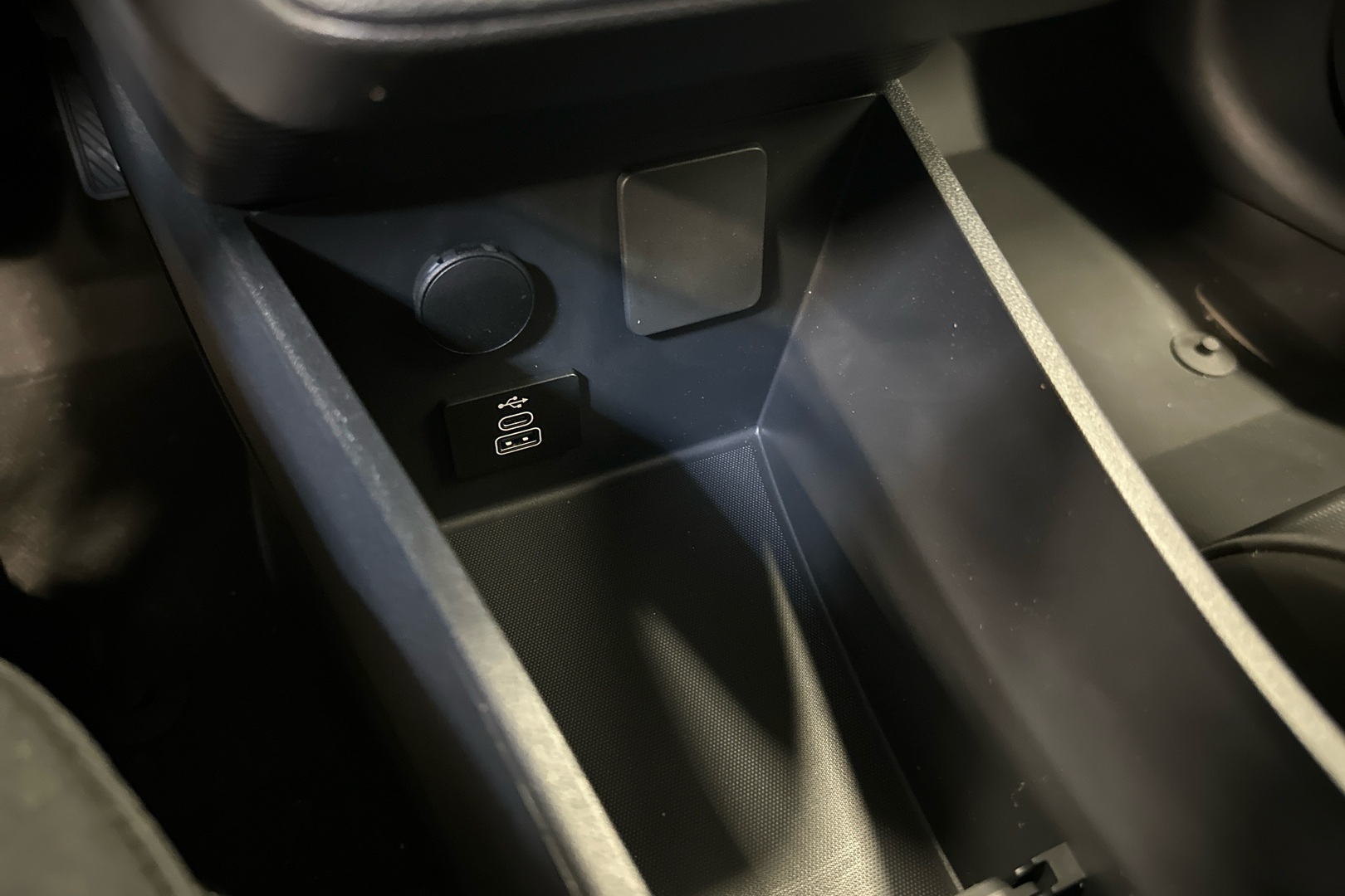 FORD TRANSIT COURIER 2025