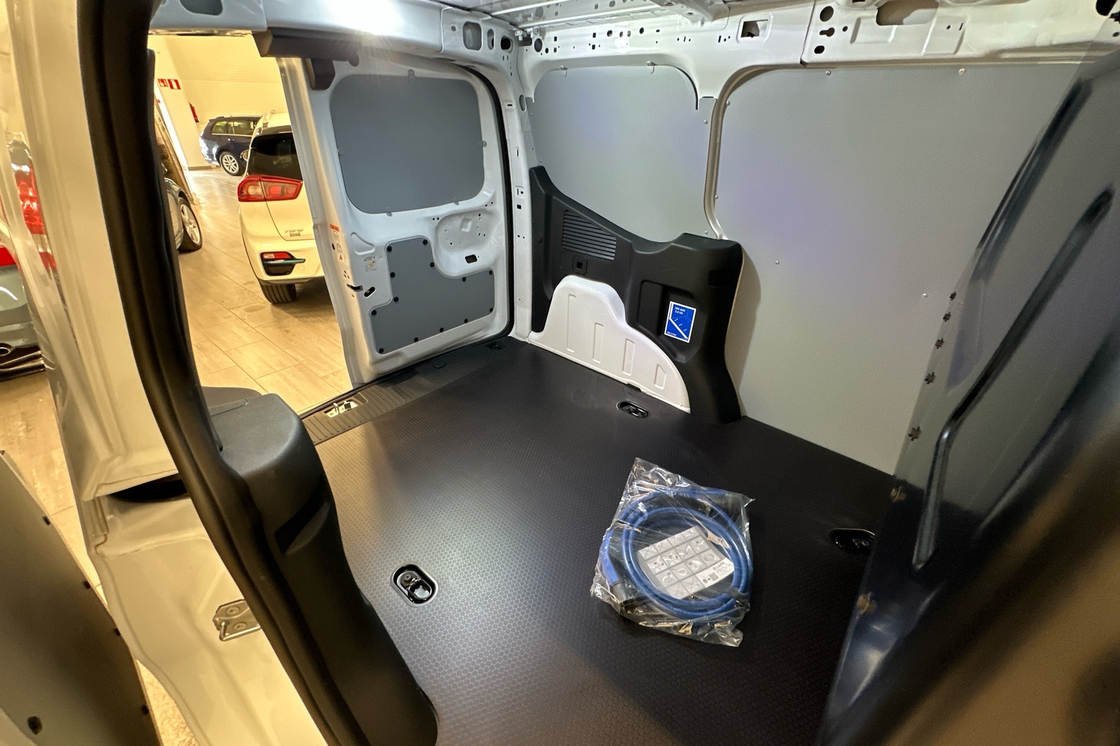 FORD TRANSIT COURIER 2025