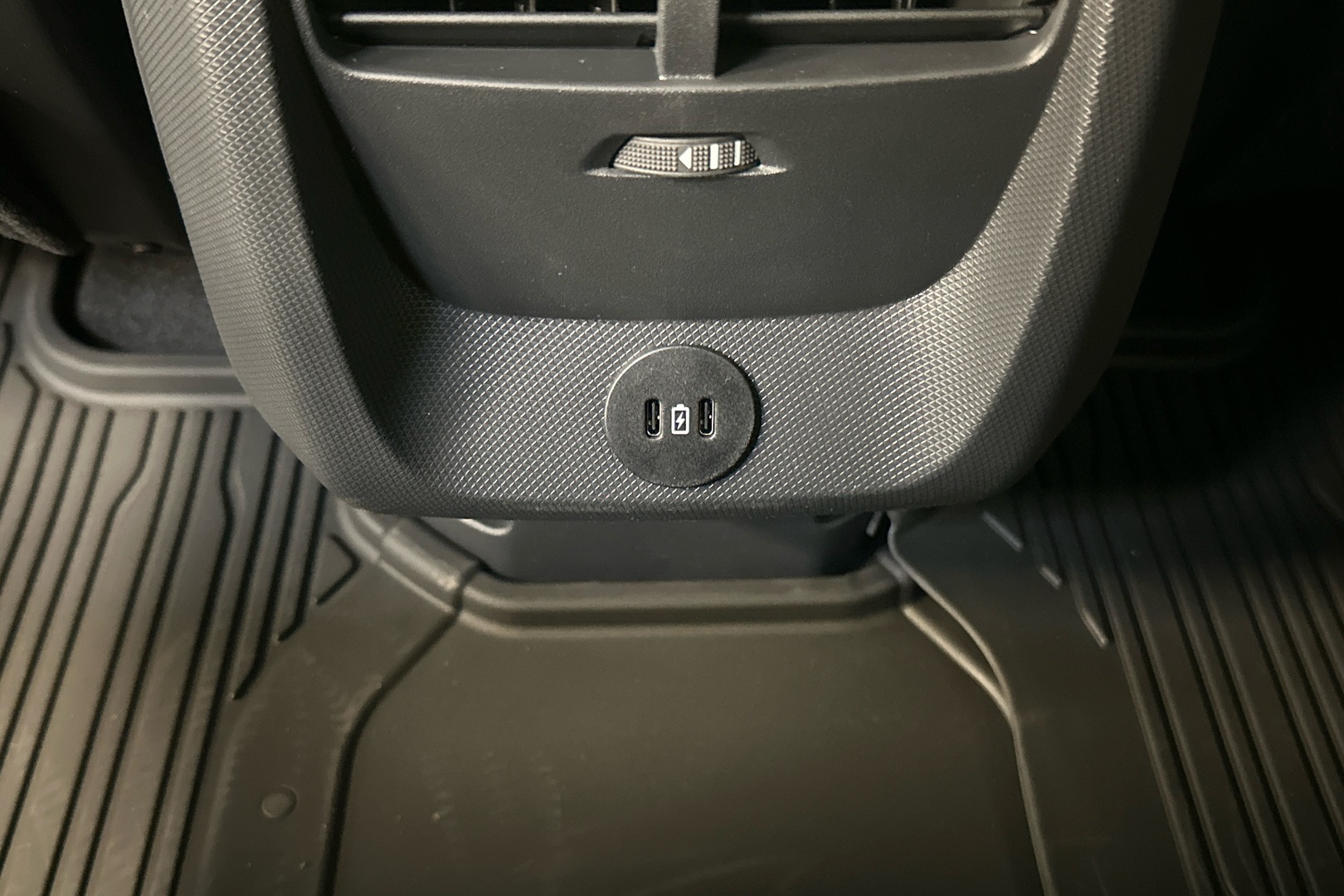 FORD Mustang Mach-E 2025