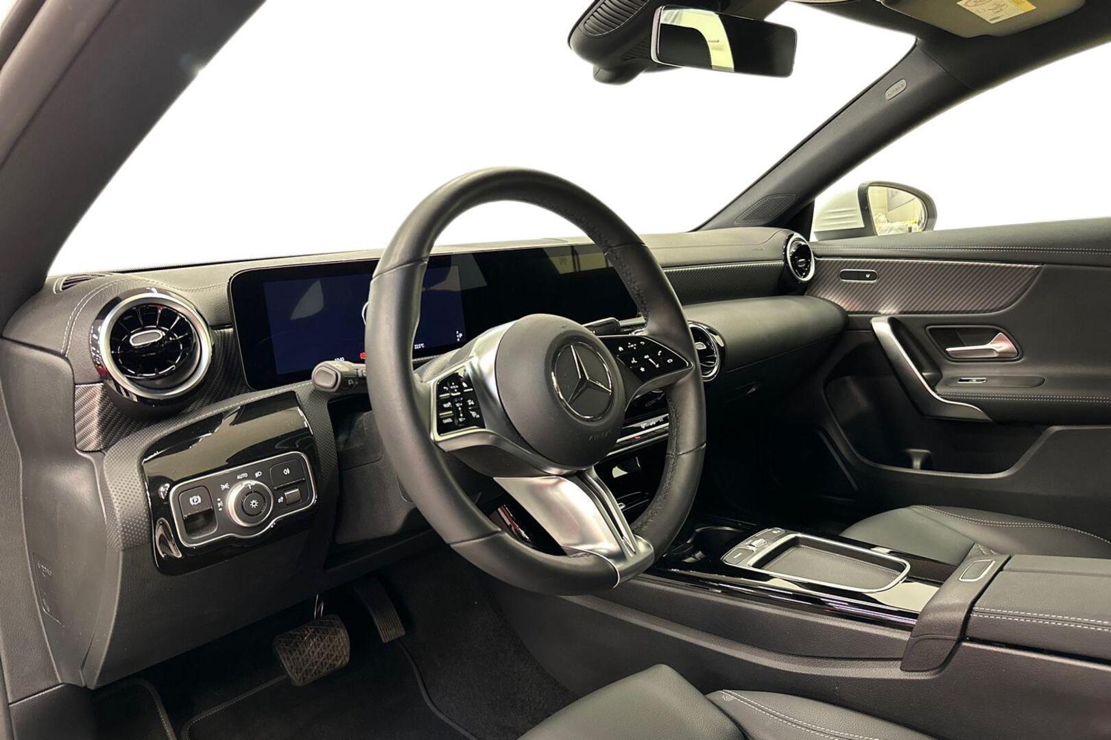 MERCEDES-BENZ CLA 2025