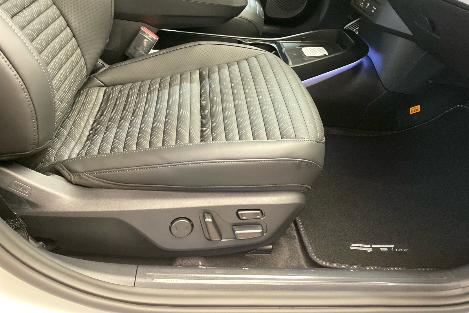 KIA EV4 2026