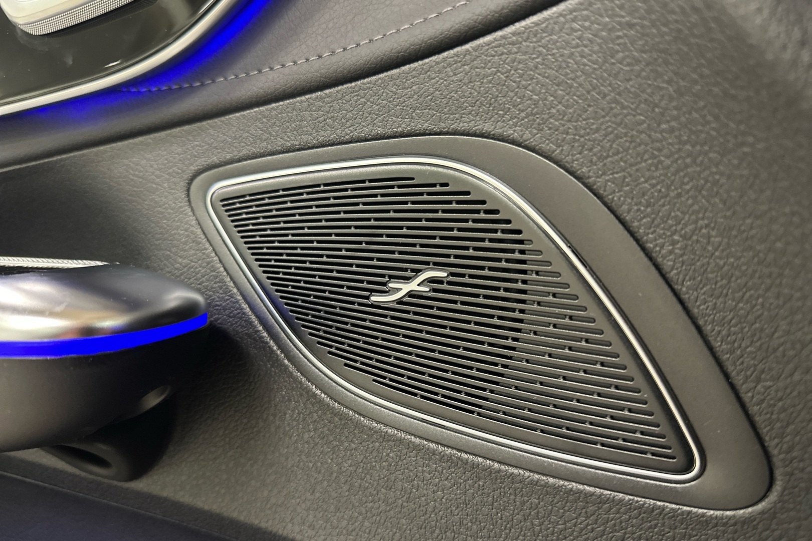 MERCEDES-BENZ EQE 2025