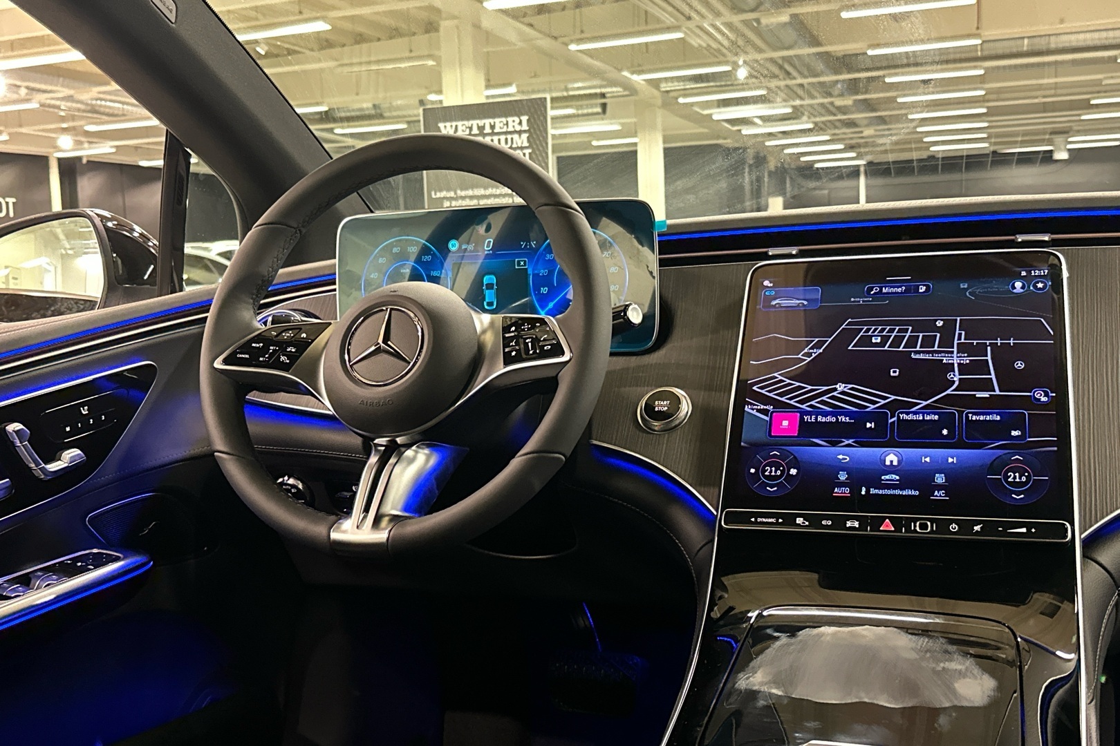 MERCEDES-BENZ EQE 2025