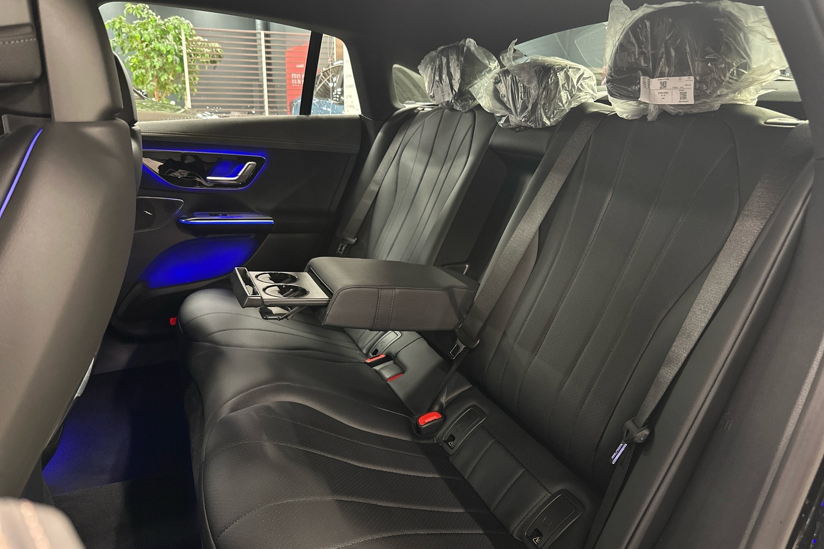 MERCEDES-BENZ EQE 2025