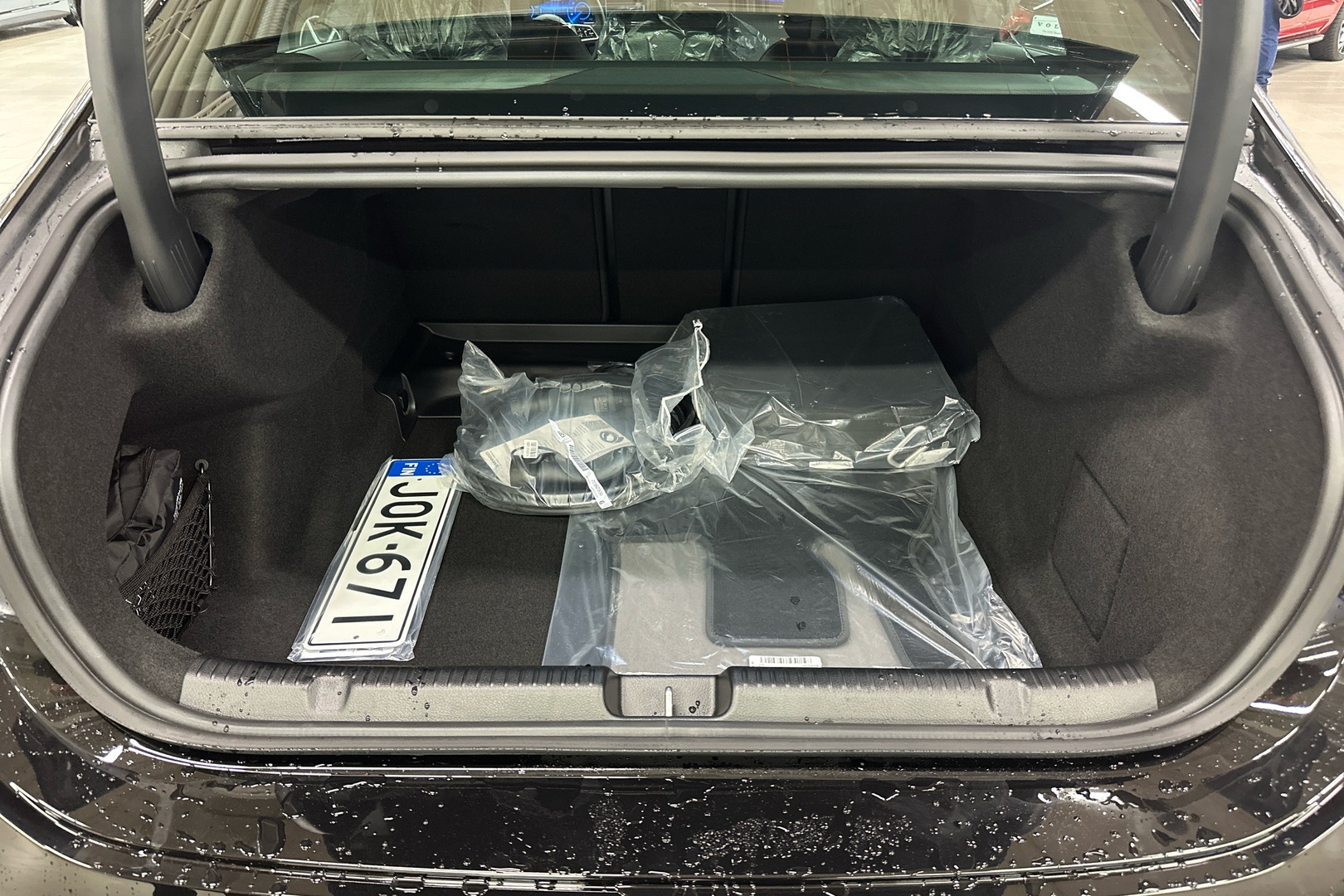 MERCEDES-BENZ EQE 2025