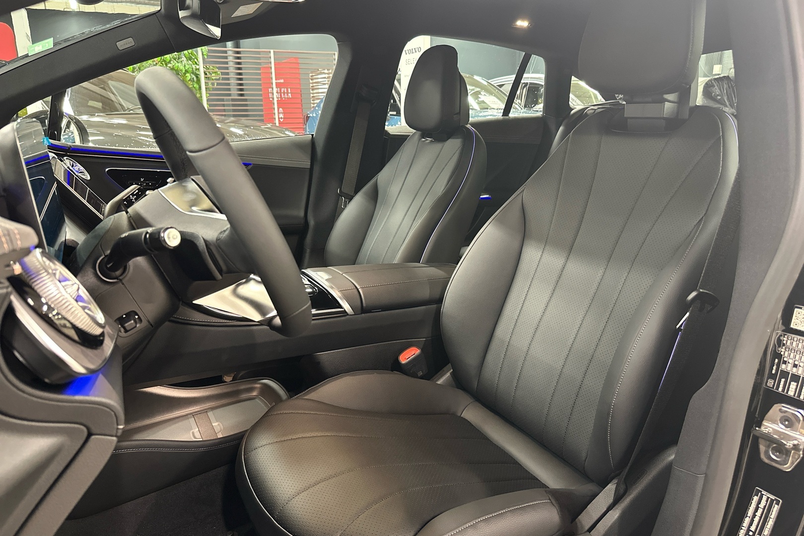 MERCEDES-BENZ EQE 2025