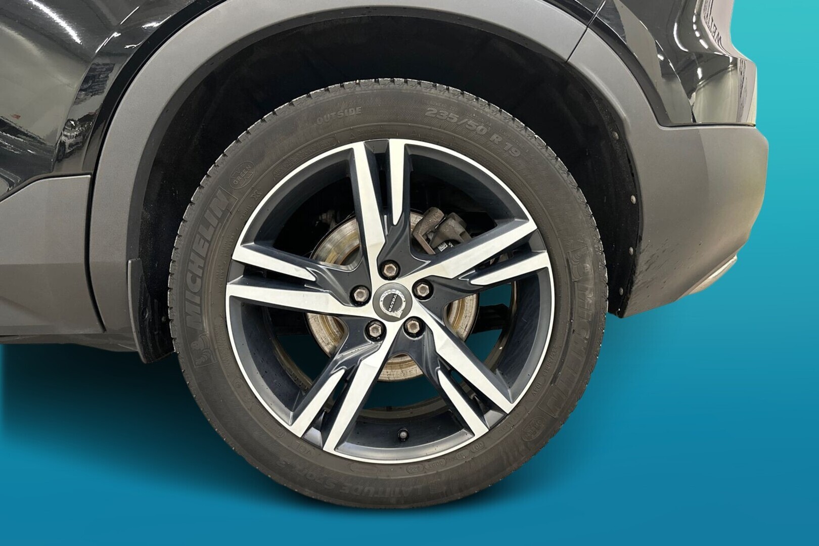 VOLVO XC40 13