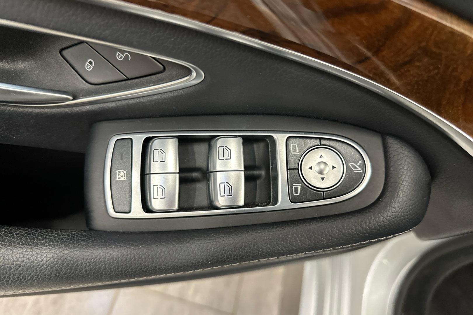 MERCEDES-BENZ S 2015