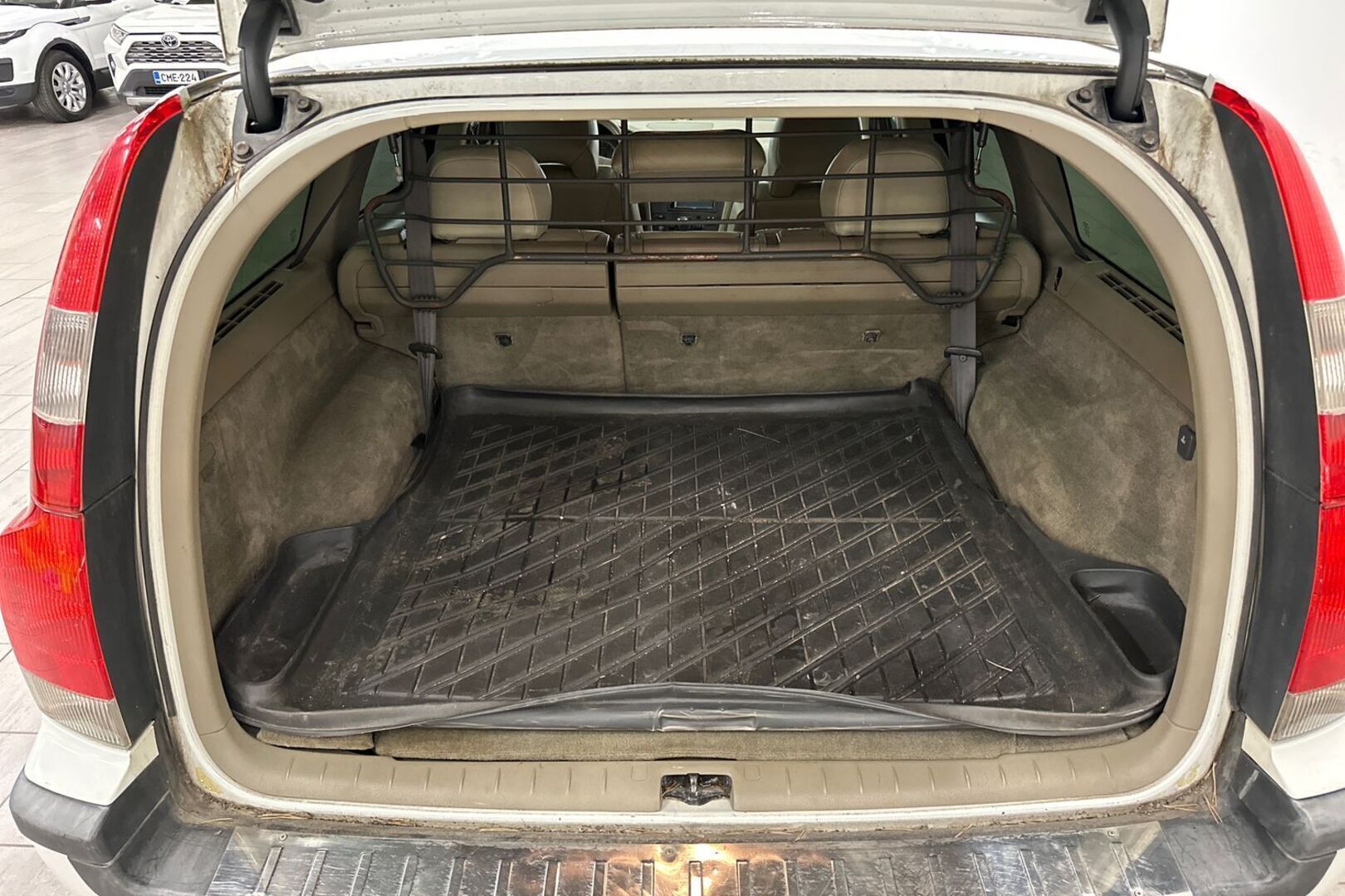 VOLVO V70 2003