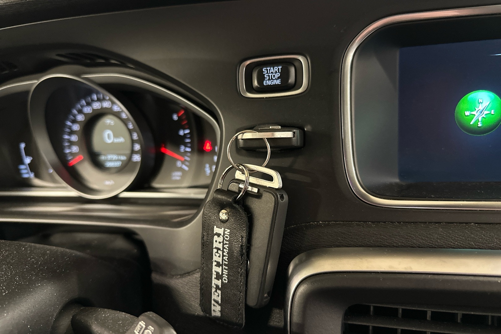 VOLVO V40 2017