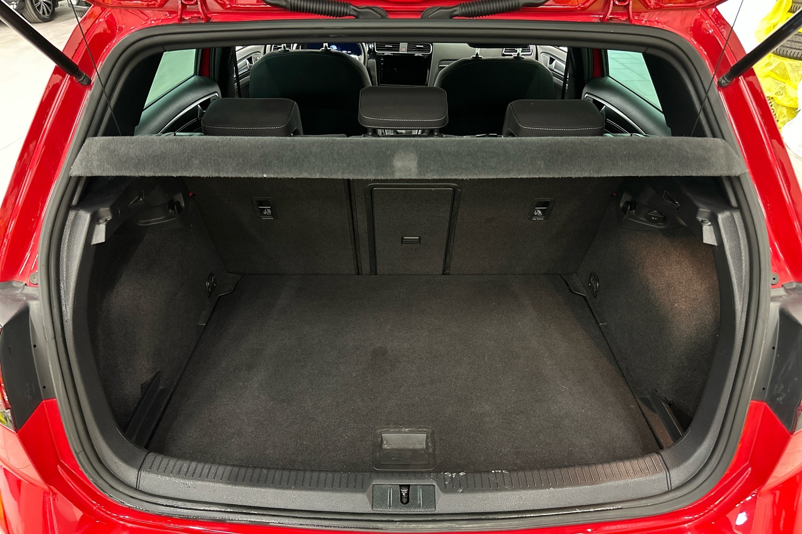VOLKSWAGEN Golf 27