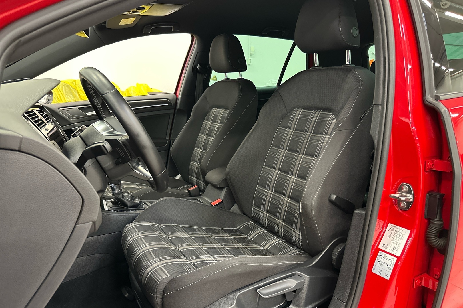 VOLKSWAGEN Golf 9