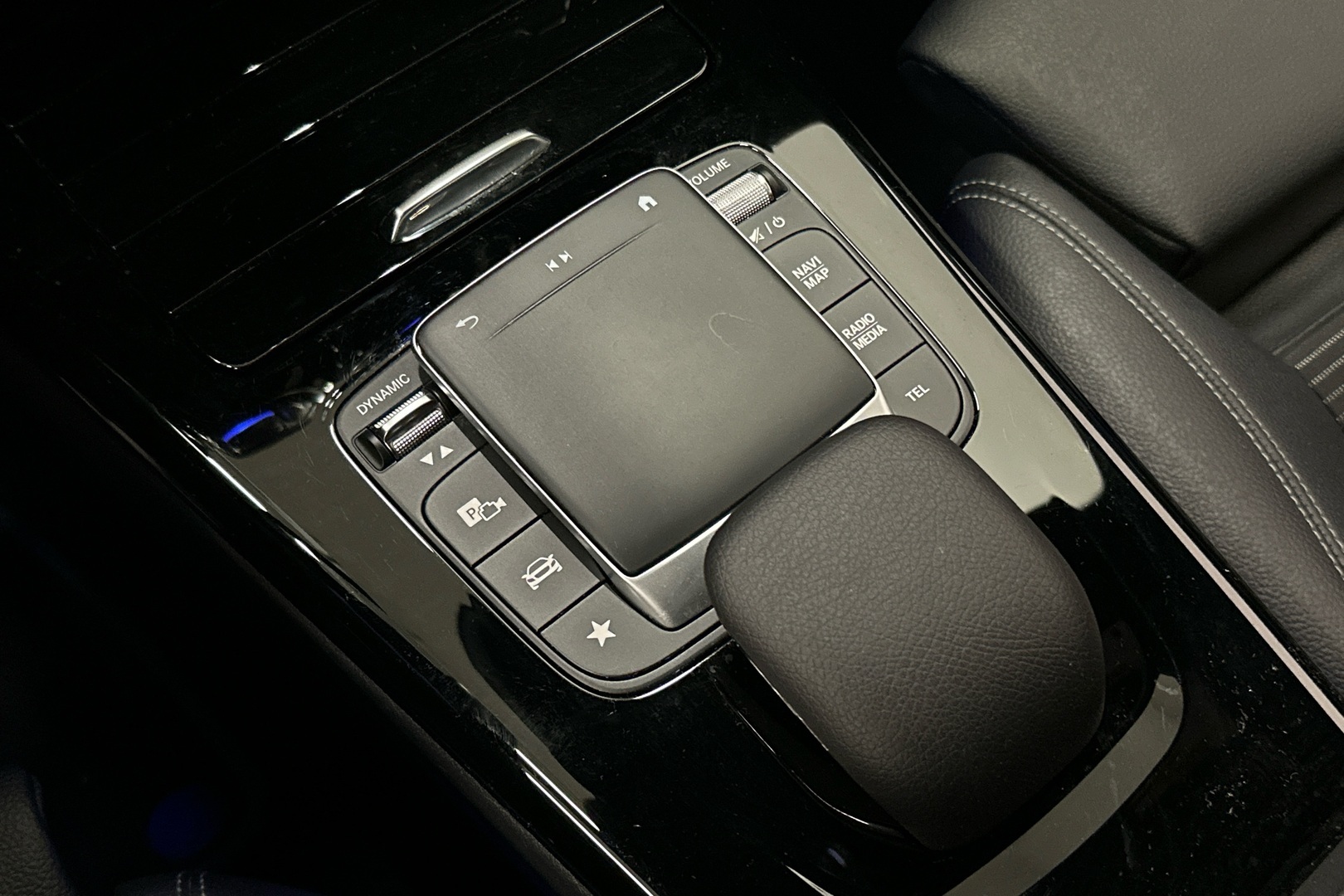 MERCEDES-BENZ CLA 2021