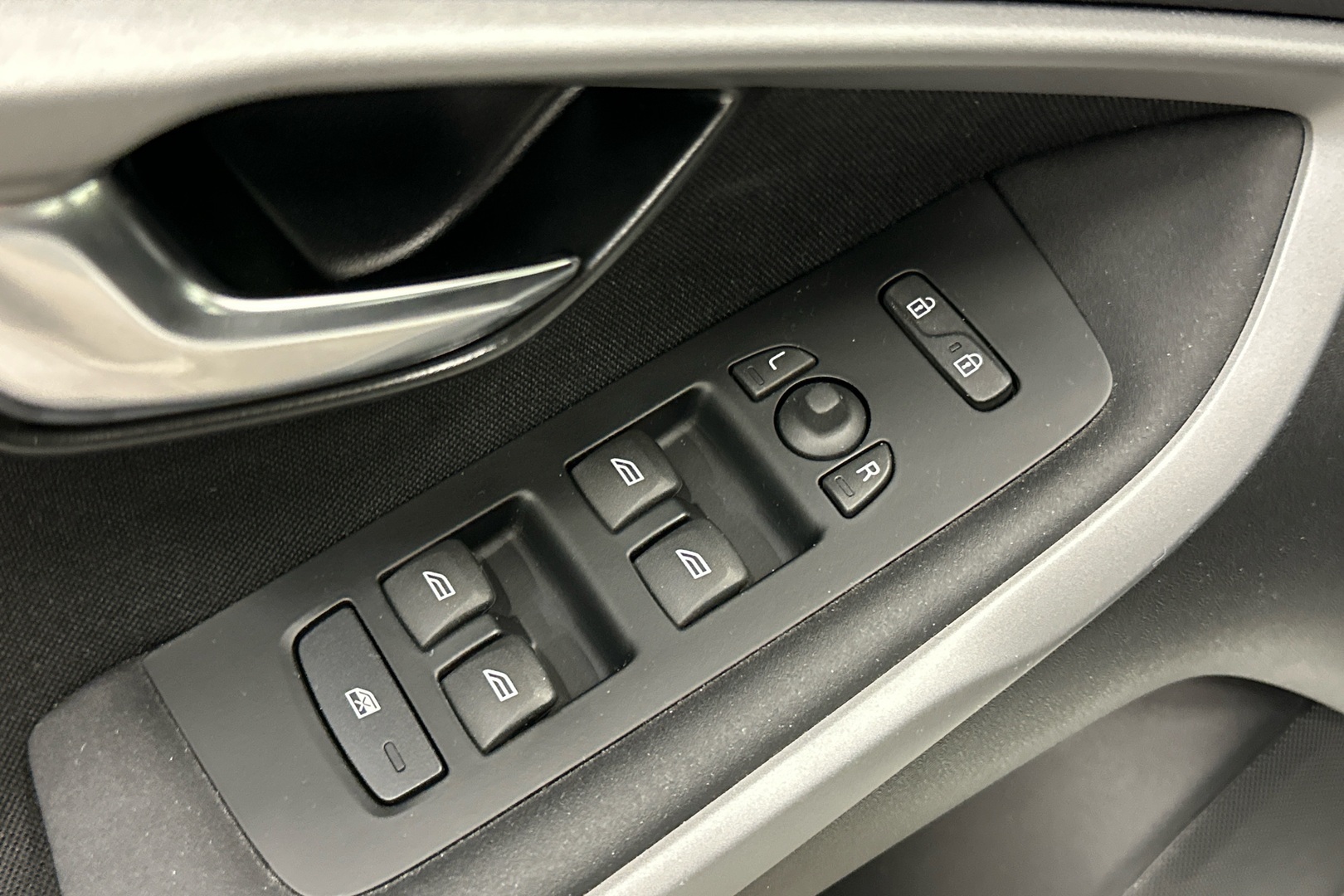 VOLVO V40 10