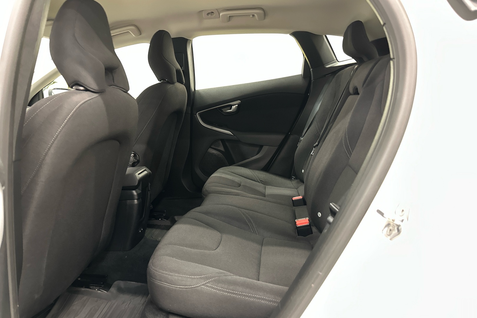 VOLVO V40 20