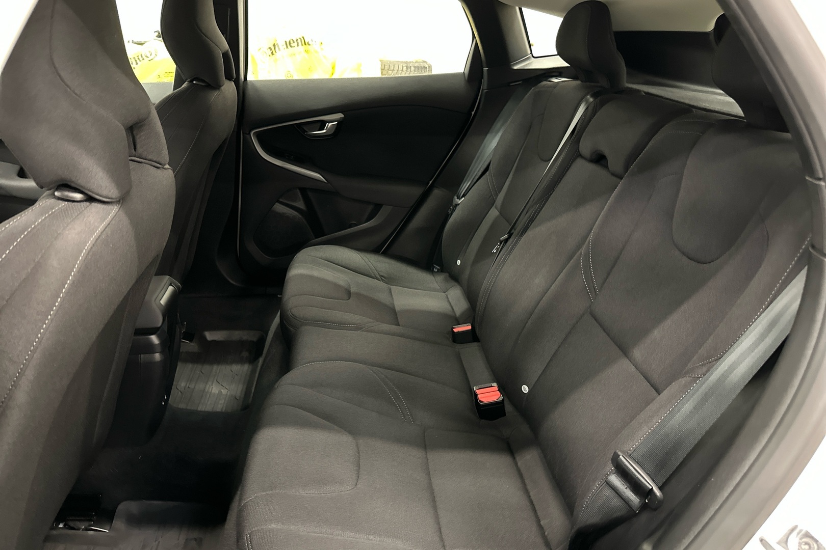 VOLVO V40 21