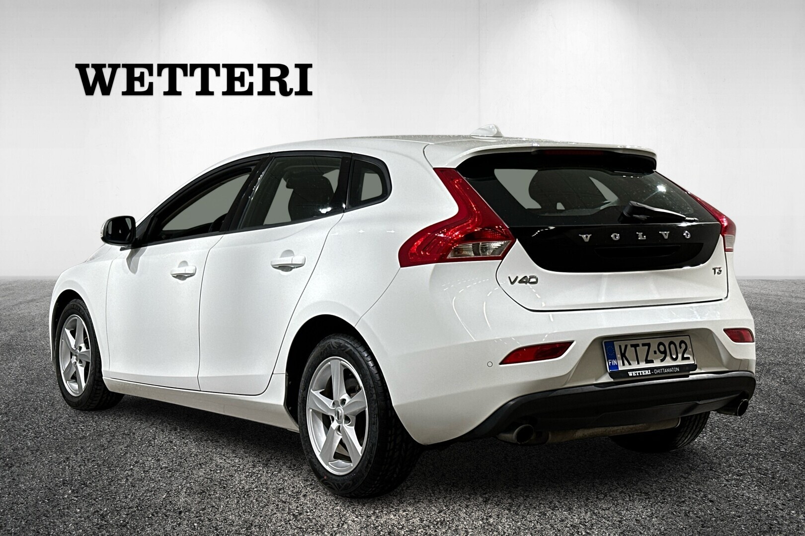 VOLVO V40 7