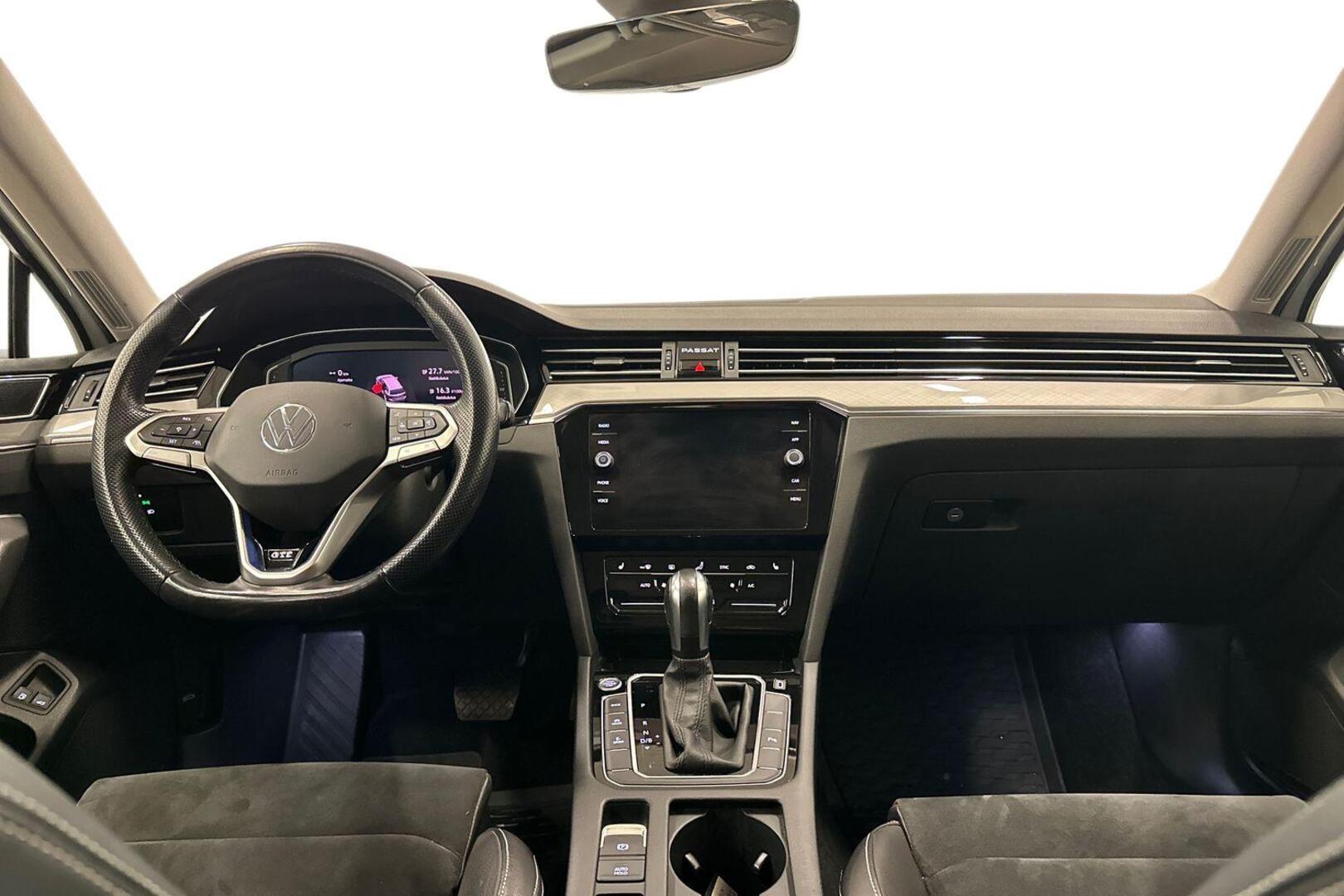 VOLKSWAGEN Passat 10