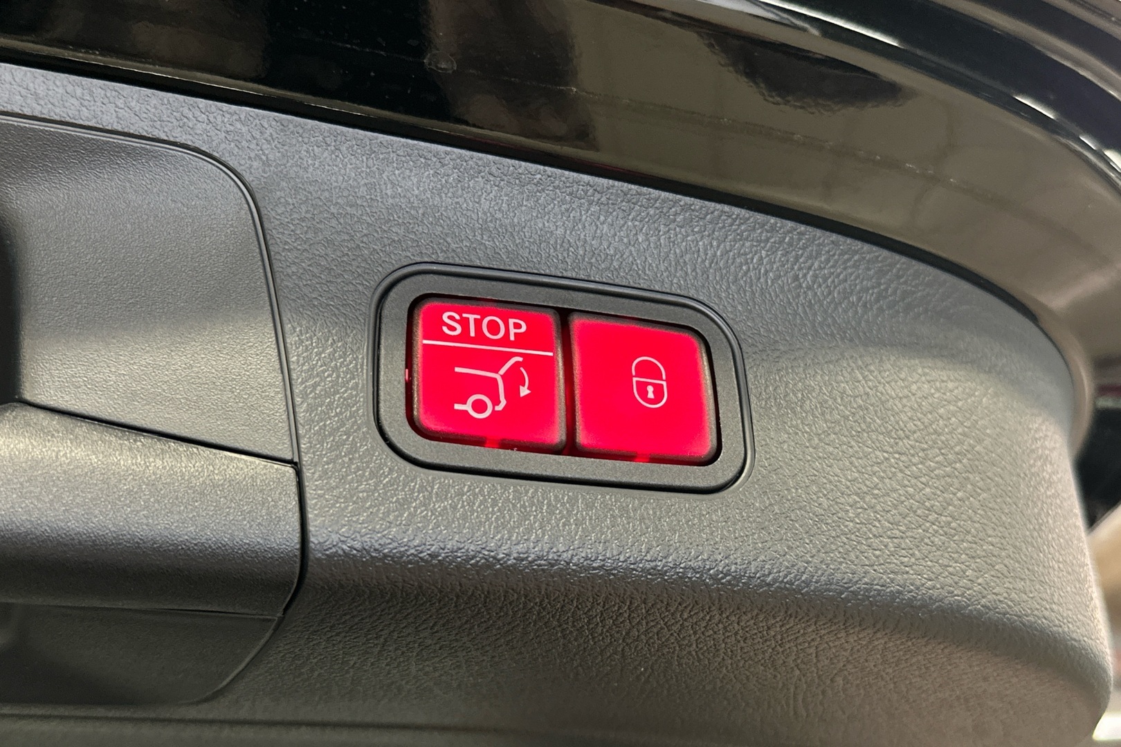 MERCEDES-BENZ EQA 2025