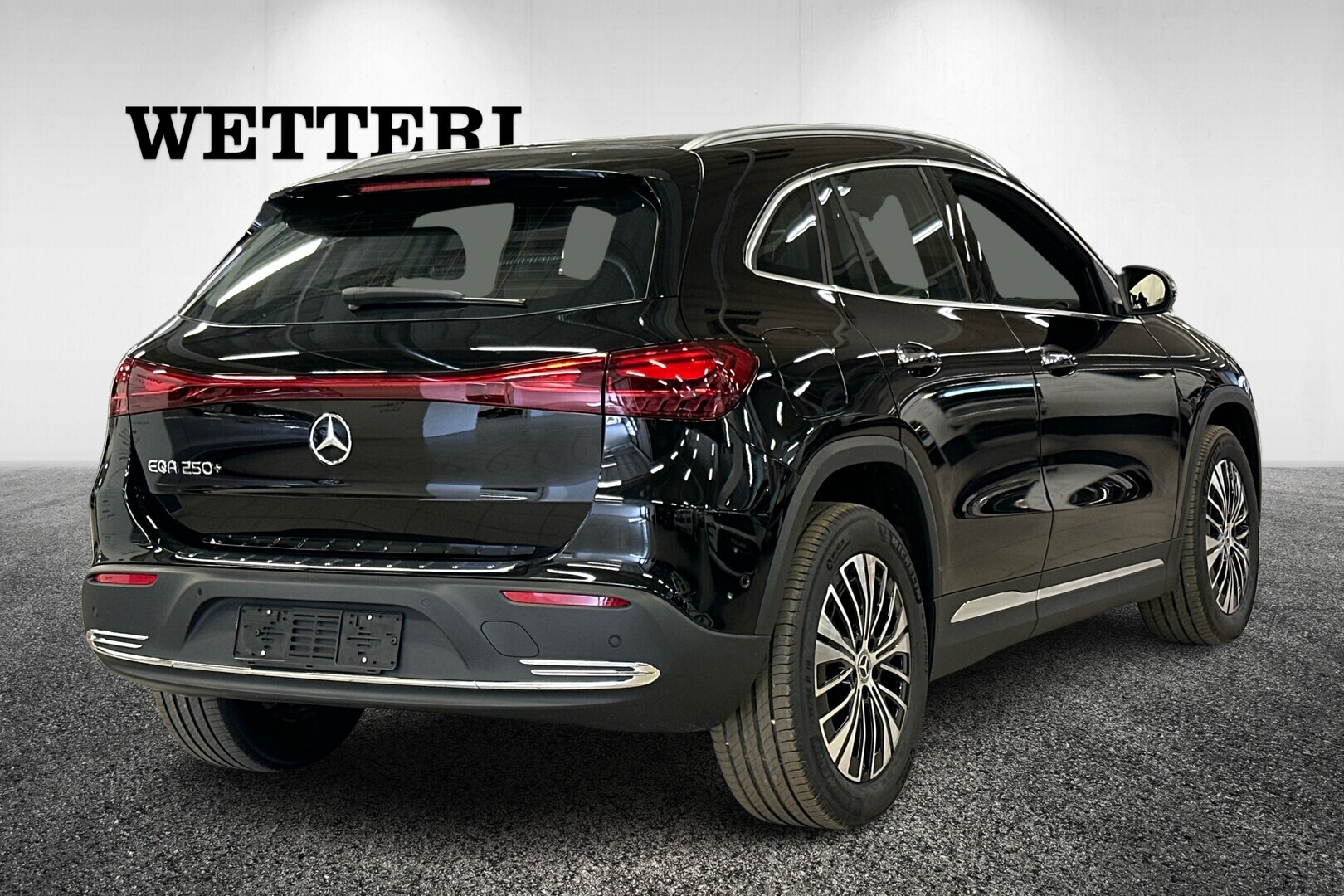 MERCEDES-BENZ EQA 2025