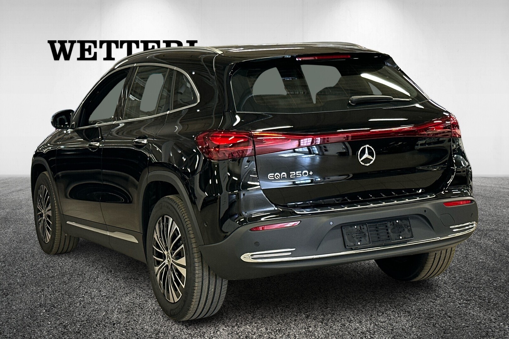 MERCEDES-BENZ EQA 2025