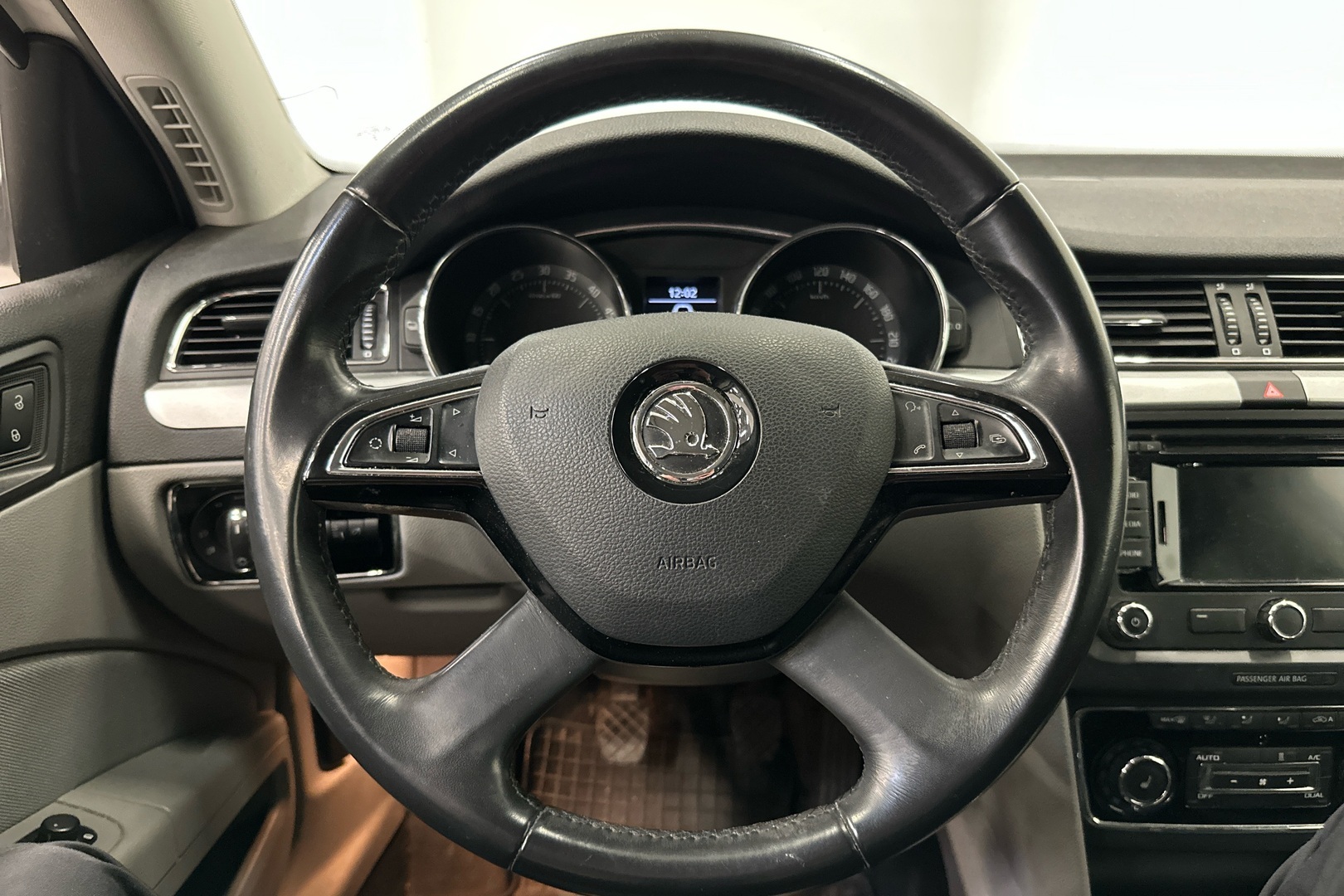 SKODA Superb 2014