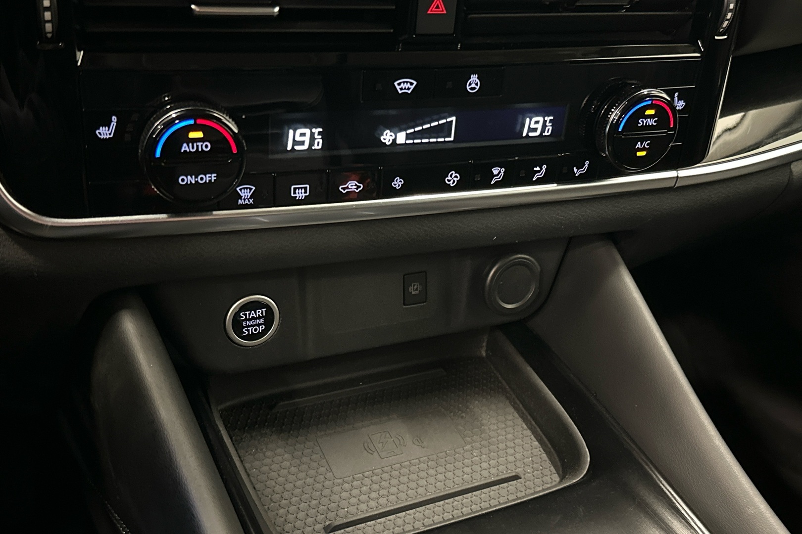 NISSAN Qashqai 2022