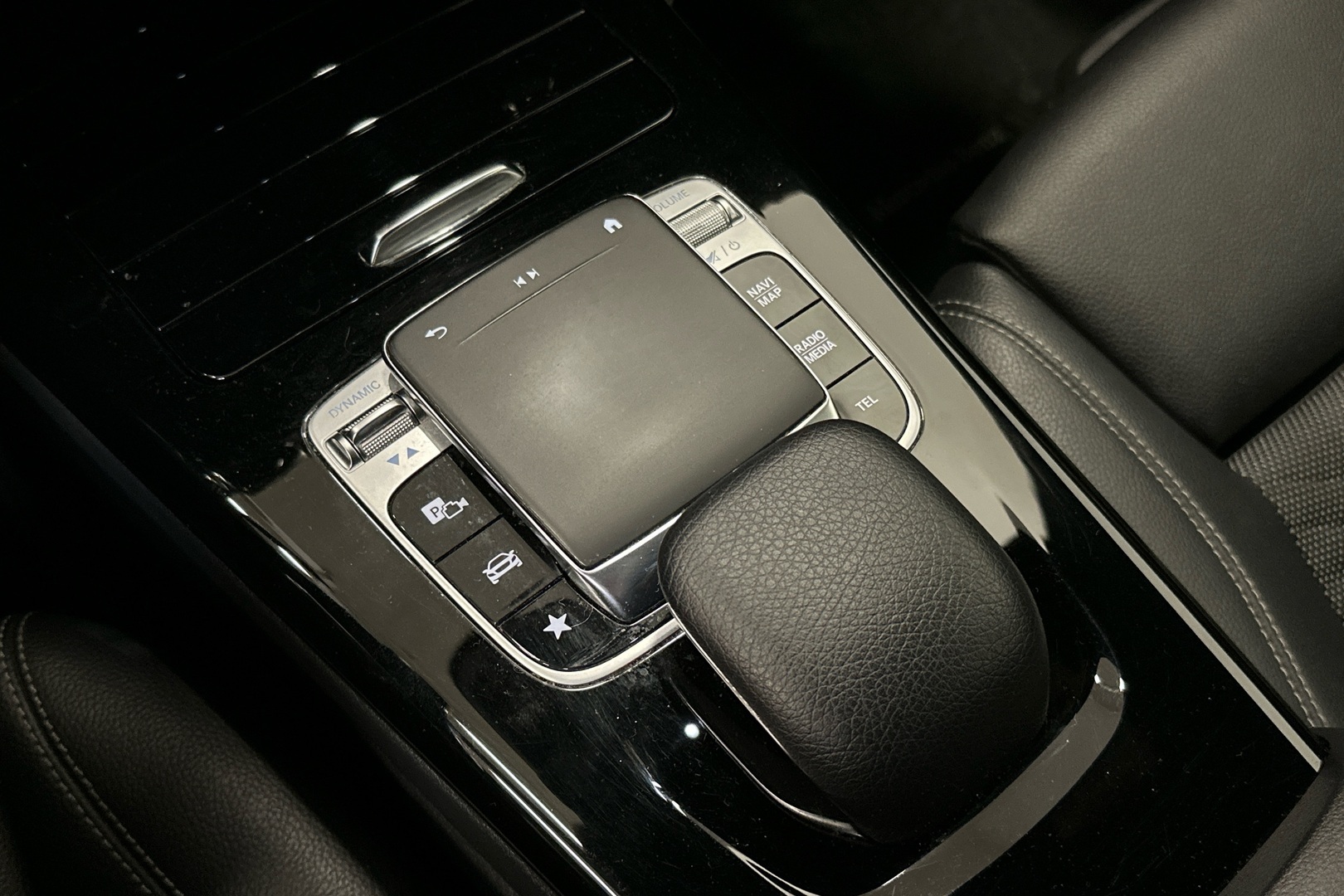 MERCEDES-BENZ A 2019