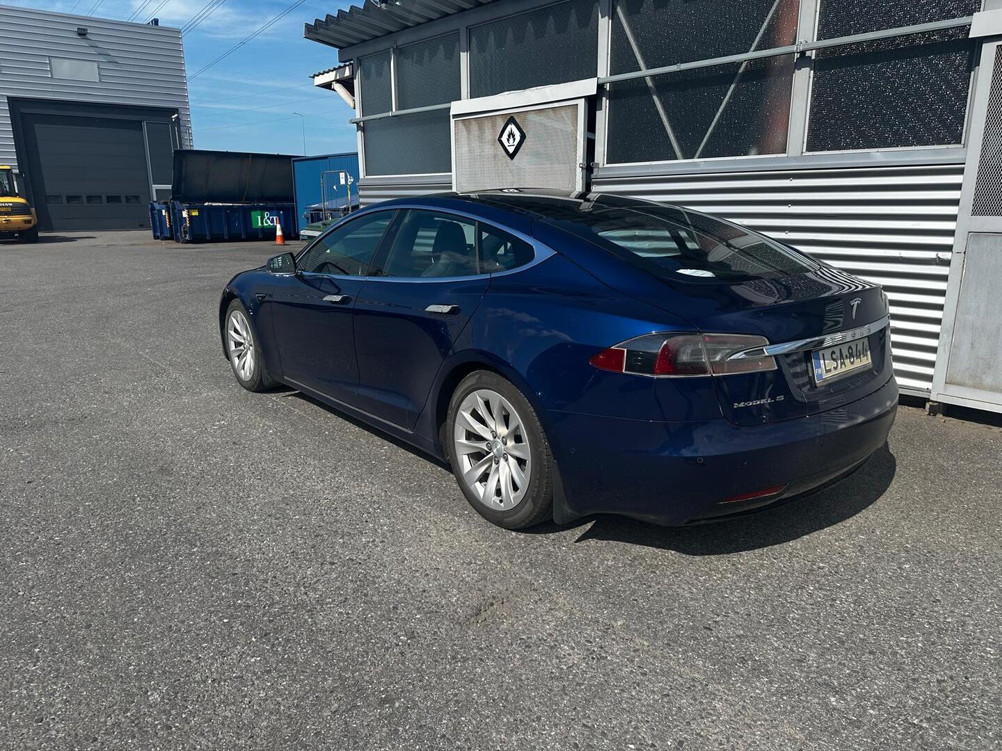 TESLA Model S 2018