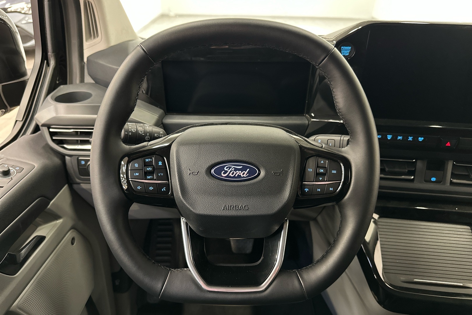 FORD TOURNEO CUSTOM 12